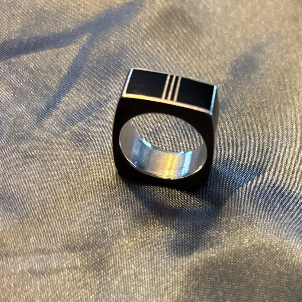 Black onyx and Silver ring